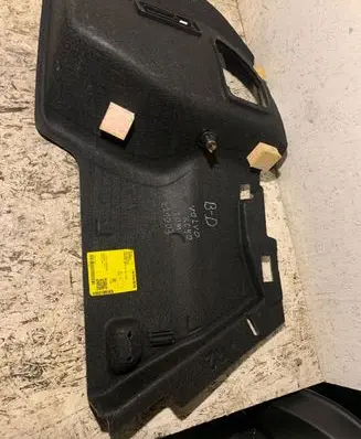 Volvo XC40 Trunk/boot side trim panel 31440893