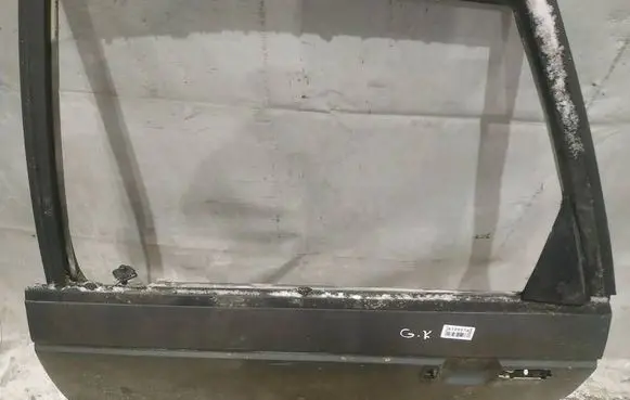Volkswagen PASSAT B3 Rear door glass trim molding 