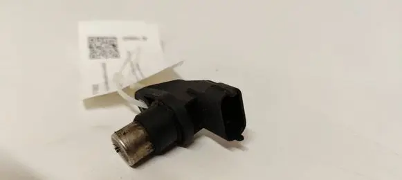 Volvo V70 Crankshaft position sensor 8631533