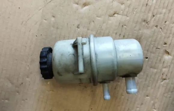 Chrysler Voyager Power steering fluid tank/reservoir