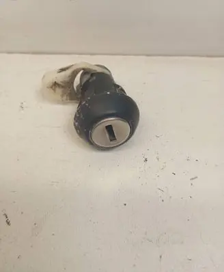 Saab 900 Front door lock (next to the handle) 