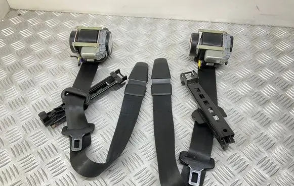 Skoda Superb B6 (3T) Front seatbelt 3T2857701 3T0858827A
