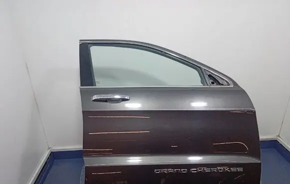 Jeep Grand Cherokee Front door