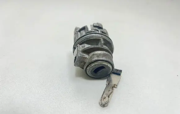 Peugeot 406 Ignition lock