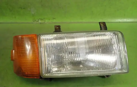 Volkswagen Transporter - Caravelle T4 Headlight/headlamp 302136