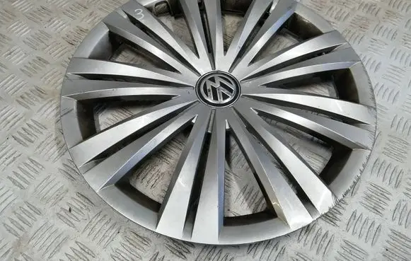 Volkswagen Tiguan R16 wheel hub/cap/trim 7N0601147A