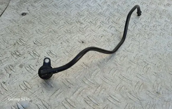 Mercedes-Benz GLE (W166 - C292) Breather/breather pipe/hose A2760181300