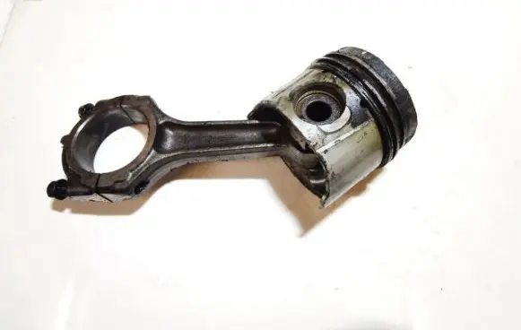 Renault Scenic I Piston with connecting rod