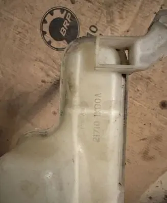 Nissan Juke I F15 Coolant expansion tank/reservoir 217101KB0A