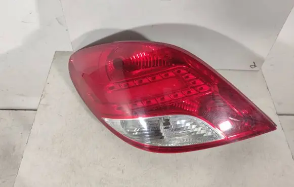 Peugeot 207 Rear/tail lights 9686566080 VP9PFX13405A