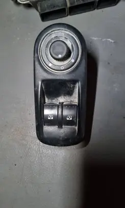 Renault Trafic II (X83) Electric window control switch 8200206602 33385X