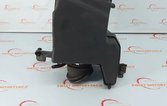 Volvo C30 Air filter box 
