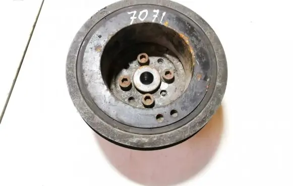 Volkswagen PASSAT B5 Crankshaft pulley 028105243q