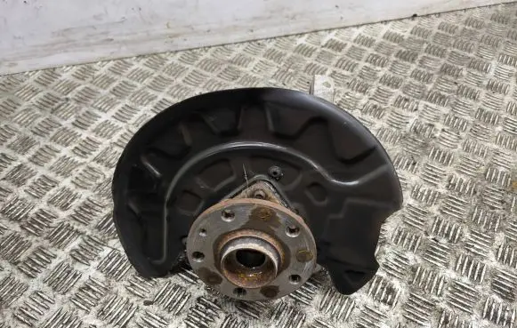 Audi Q3 F3 Front wheel hub