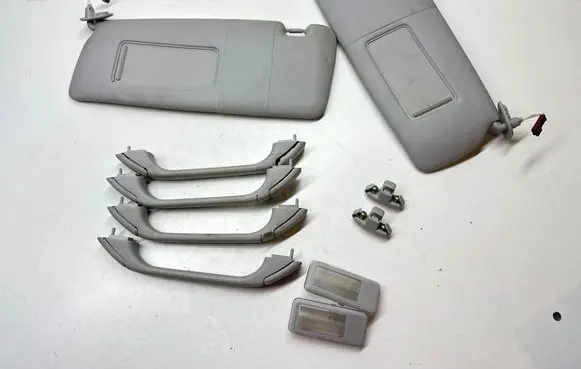 BMW 3 E46 A set of handles for the ceiling 8231323 8231321 140929