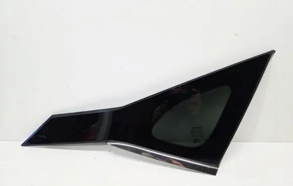 Nissan Qashqai J12 Rear side window 833006UA1A