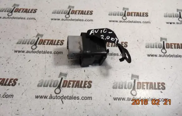 Toyota Avensis T270 Glow plug pre-heat relay 2861067010