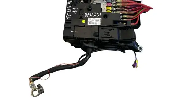 Volkswagen Touareg II Fuse module 7P0937548F