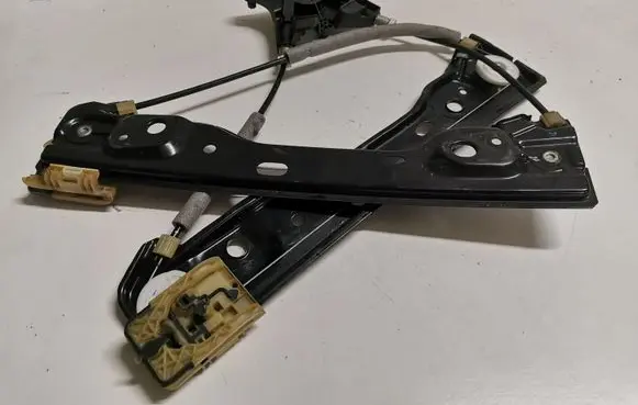 Dodge Durango Rear window lifting mechanism without motor