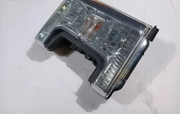 Ford F350 Headlight/headlamp HC3B-13006-AF