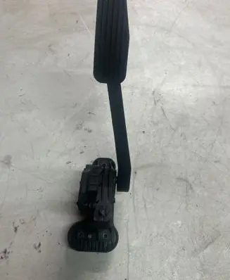 Volvo V70 Accelerator throttle pedal 6PV00853713 30683514