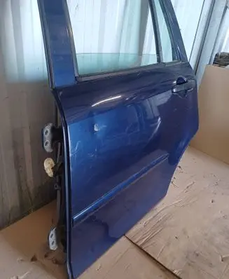 Mazda 2 Rear door