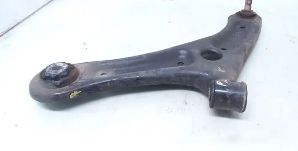 Ford Ecosport Front lower control arm/wishbone CN153051A