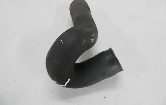 Volkswagen PASSAT B5.5 Intercooler hose/pipe 