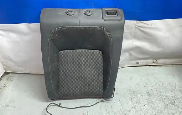 Opel Insignia A Rear seat headrest 
