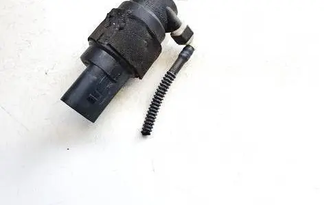 Audi A7 S7 4G Windscreen/windshield washer pump 8k5955647