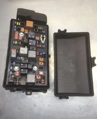 Opel Insignia A Fuse box set 13275883