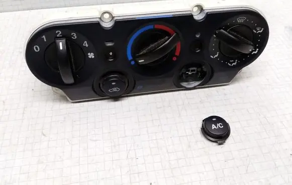 Ford Fiesta Climate control unit 2S6H19980BD