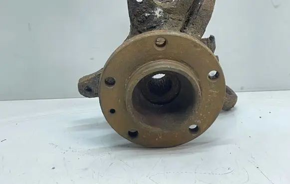 Renault Master II Front wheel hub