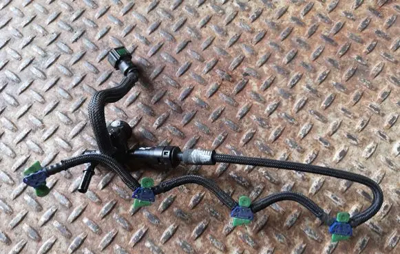 Fuel return line/hose