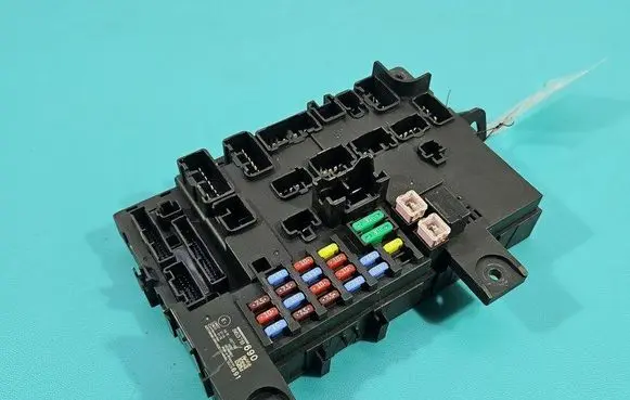 Mitsubishi Outlander Fuse box set 8637B690 IMPRK1469714