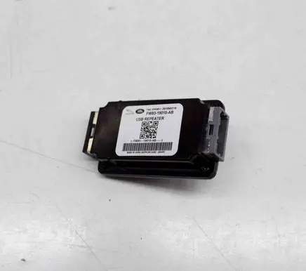 Land Rover Range Rover Velar USB control unit FW9319010AB