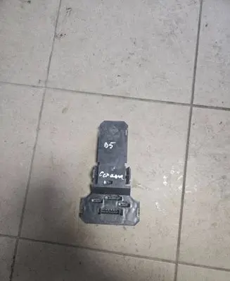 Volkswagen PASSAT B5 Tail light bulb cover holder 3B9945257