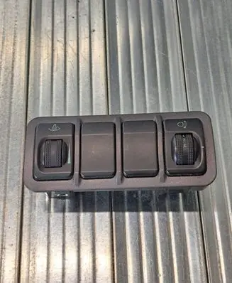 Hyundai Trajet Headlight level height control switch 848413A000 612W08620