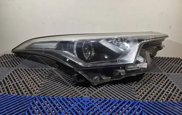 Toyota C-HR I Headlight/headlamp