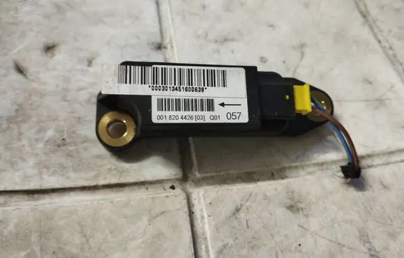 Mercedes-Benz C W203 Airbag deployment crash/impact sensor 0018204426