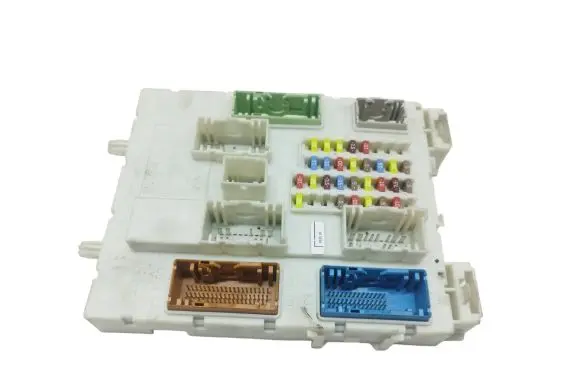 Ford Focus Fuse module BV6N14A073FJ BV6T14014BHC AV6T9A340AAA