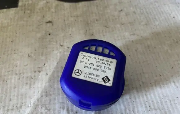 Mercedes-Benz R W251 Air quality sensor a2518203910