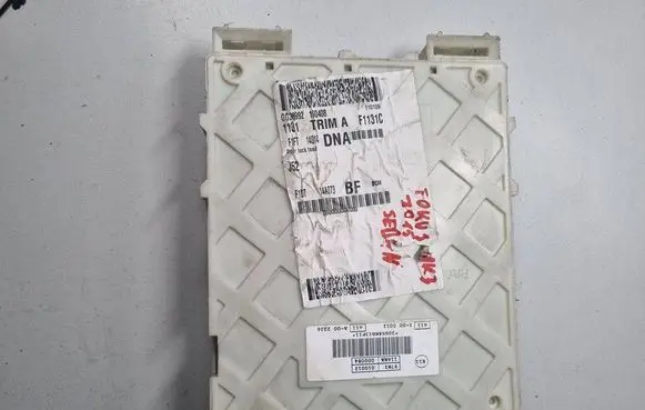 Ford Focus Fuse module F1FT14014DNA