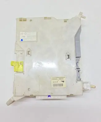 Lexus GS 300 350 430 450H Fuse module 827303028