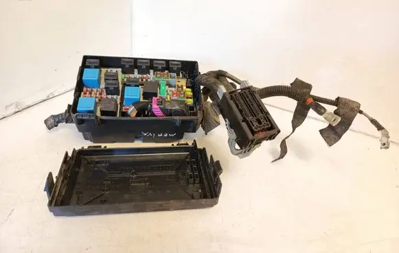 Opel Meriva B Fuse box set 13246936