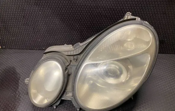 Mercedes-Benz E W211 Headlight/headlamp 15435900