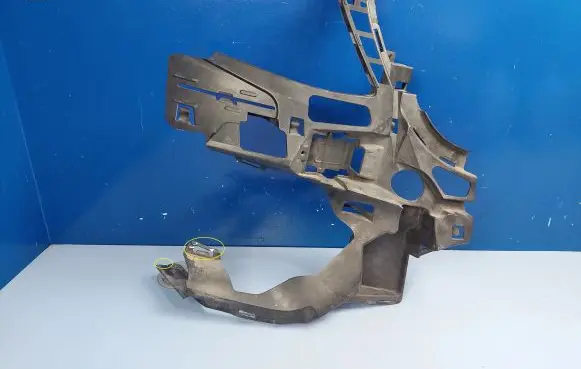 Front bumper mounting bracket