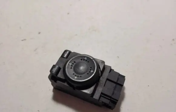 Volkswagen PASSAT B5 Wing mirror switch 3B1959565b