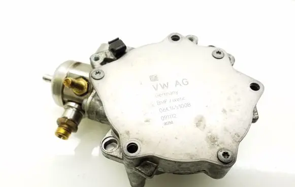 Audi A4 S4 B8 8K Vacuum pump 06K127025B 06K145100B