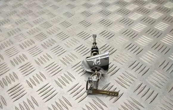 Hyundai Santa Fe Front door lock (next to the handle) 